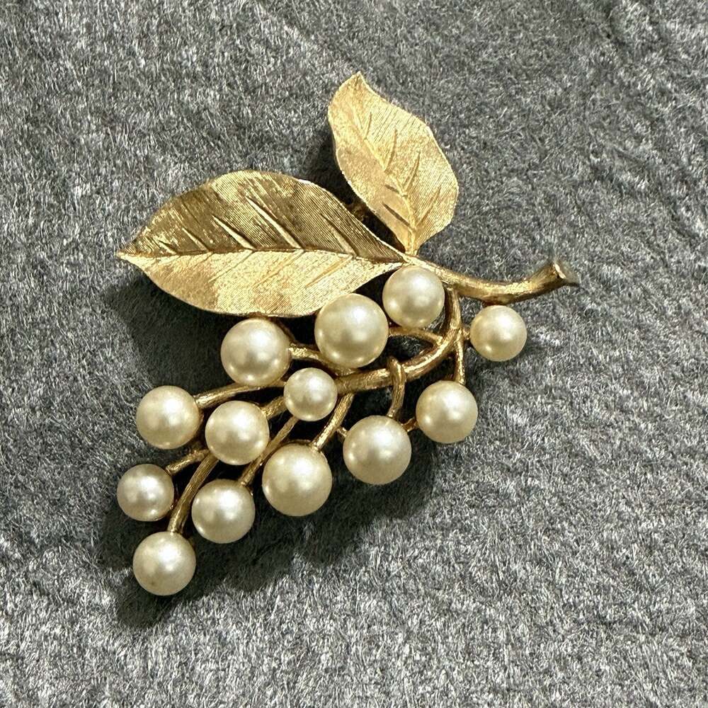 Vintage Crown Trifari Grape Cluster Brooch Faux Pearls and Gold Tone Setting EUC